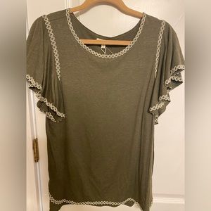 Max Studio olive green short-sleeved